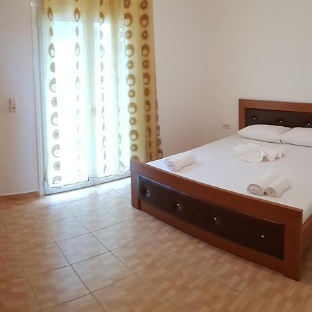 Stunning Sea View Apartments Sarande Phòng bức ảnh