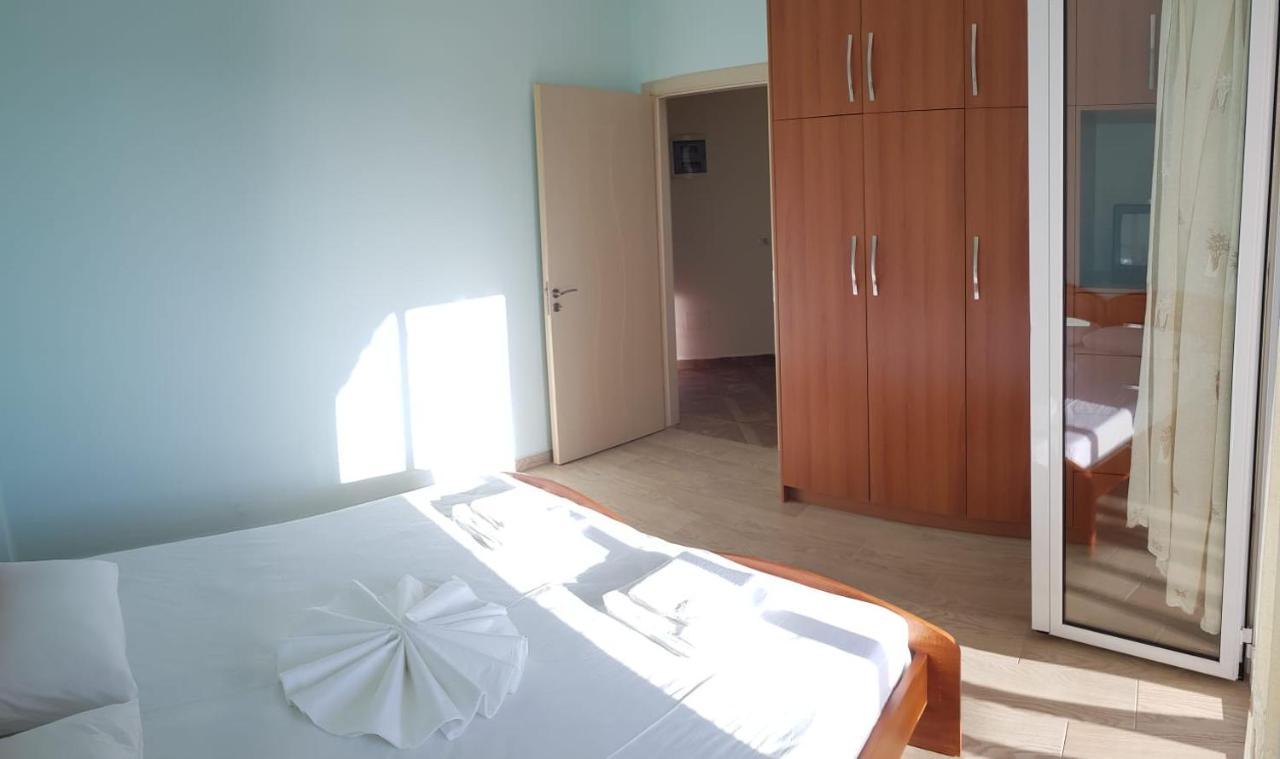 Stunning Sea View Apartments Sarande Ngoại thất bức ảnh